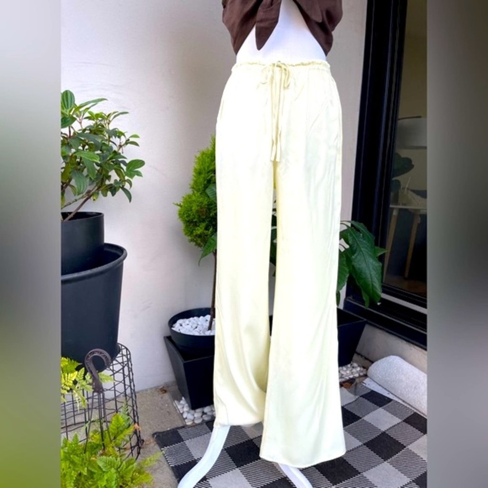 Zara Flared Silky Pants in Ivory/ Off- white/ Cream Color, M